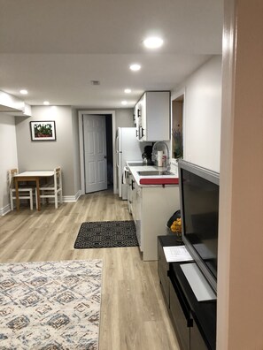 Fridge, microwave, dishwasher, coffee/tea maker