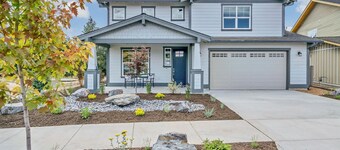 Amazing New Home in Bend...with hot tub!