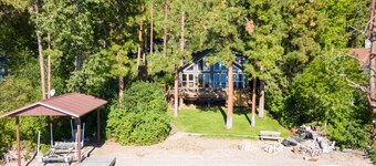 It's Reunion Time! Flathead Lake Waterfront Dream House!