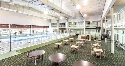 Coratel Inn & Suites By Jasper McCook - 1 King Bed NS