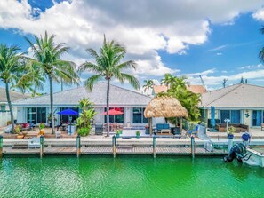Unclassified image, 4 of 35, button - Tropical Breezes is a spacious 3bed/2bath half duplex in desirable Key Colony Beach with dockage & Cabana Club access (Key Colony Beach)