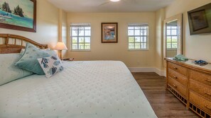 2 bedrooms, iron/ironing board, free WiFi, bed sheets - 2405 Ocean Pointe Suites (Tavernier)