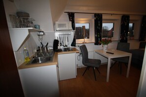 Kühlschrank, Mikrowelle