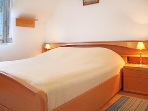 1 bedroom, iron/ironing board, WiFi