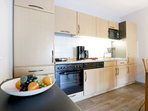 Unclassified image, 3 of 14, button