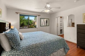 3 bedrooms, desk, iron/ironing board, free WiFi - Great Home for Monthly Stays! Starlight Way - S095 (Sedona)