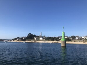 Tæt på stranden
