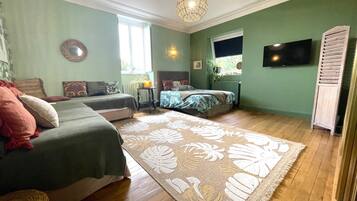 2 slaapkamers, reisbedje, gratis wifi, beddengoed