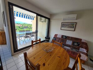 Dining - T2 cabin apartment with air conditioning and parking in Argelès-sur-Mer (Argelès-sur-Mer)