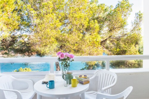 Apartment mit 3 Schlafzimmern an der Cala Ferrera