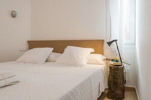 3 bedrooms, in-room safe, iron/ironing board, free WiFi