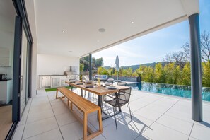 Outdoor dining - Villa Giulia - Architect's villa on the ground floor (Trans-en-Provence)