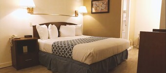Coratel Inn & Suites By Jasper McCook - Deluxe 1 King Bed NS