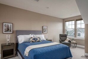 4 bedrooms, desk, iron/ironing board, travel cot