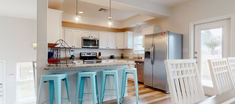 Boardwalk, Shared Pool, Pet Friendly