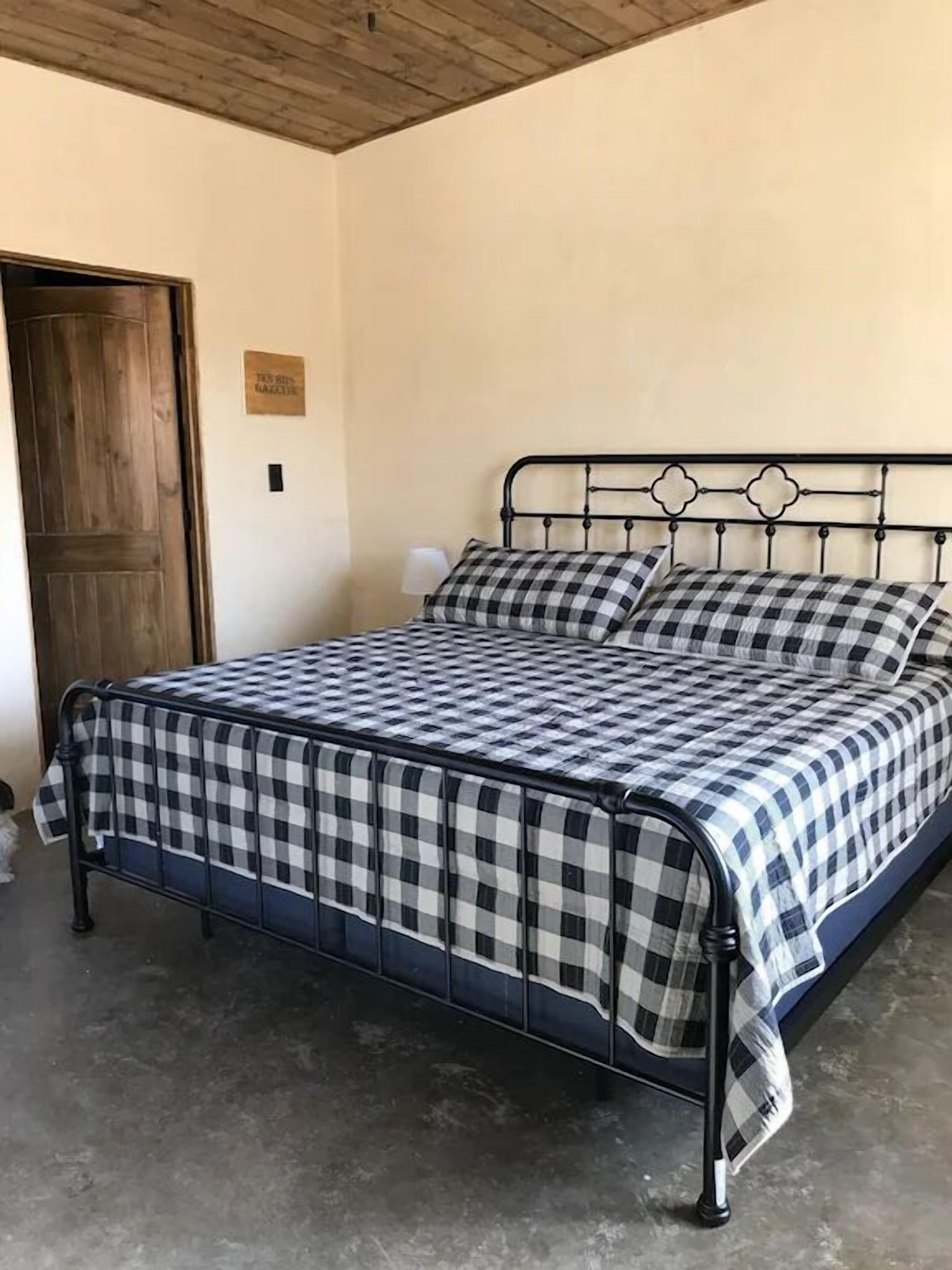 1 室のベッドルーム、アイロン / アイロン台、WiFi、ベッドシーツ