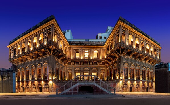 숙박 시설 정면