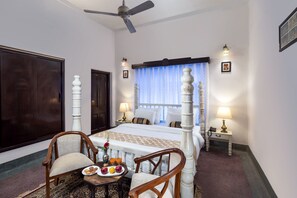 Superior Double Room | Egyptian cotton sheets, premium bedding, minibar, in-room safe - WelcomHeritage Badi Kothi  (Prayagraj)