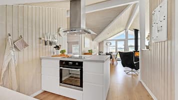 Køleskab, ovn, kogeplade, opvaskemaskine