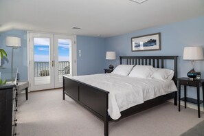 4 bedrooms, desk, iron/ironing board, travel crib