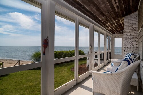 Rare! Private Beachfront House in Madison CT - Sleeps 8 - Last Min Availability