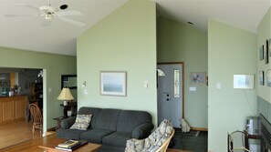 Smart TV, DVD player, books, stereo