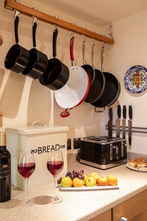 Cottage | Dining
