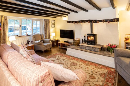 Ingleton 2-bed Cottage, Sleeps 4, Pet Ok & Parking