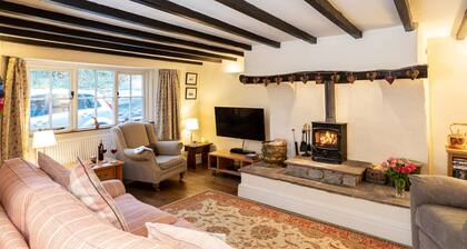 Ingleton 2-bed Cottage, Sleeps 4, Pet Ok & Parking