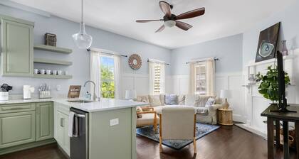 The Pearl Suite | 3BR 1st Floor Near King St!