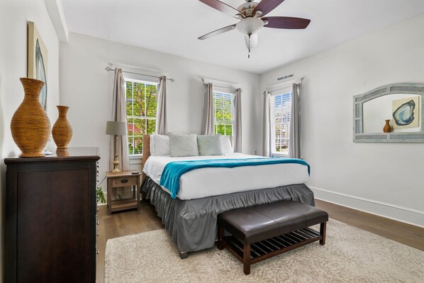 2 chambres, fer et planche à repasser, Wi-Fi, draps fournis