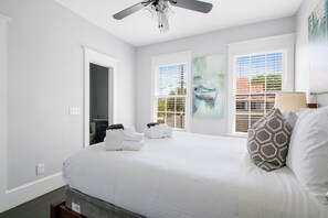 3 bedrooms, iron/ironing board, WiFi, bed sheets - The Indigo Suite | 3BR 2BA Near King | Sleeps 6! (Charleston)