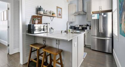 The Julep Suite | 3BR/2BA Steps to King St!