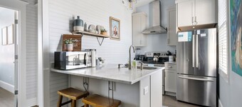 The Julep Suite | 3BR/2BA Steps to King St!