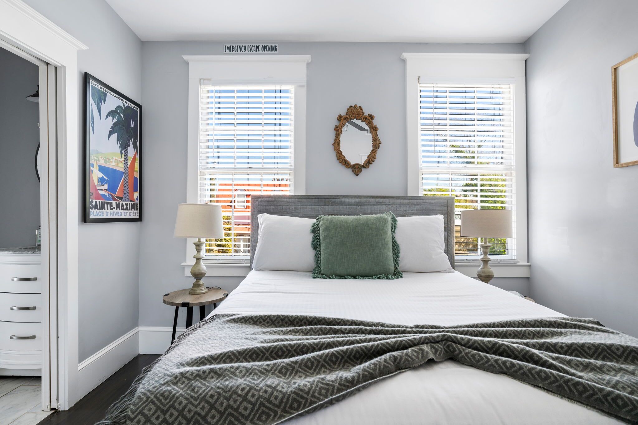 3 chambres, fer et planche à repasser, Wi-Fi, draps fournis