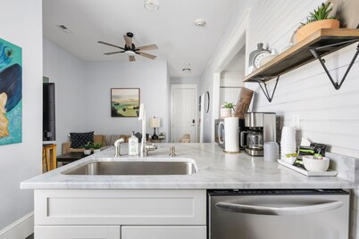 The Julep Suite | 3BR/2BA Steps to King St!