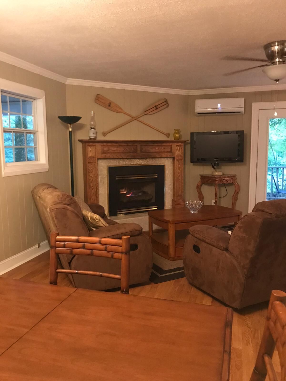 Smart-tv en een open haard