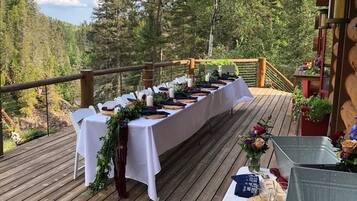 Outdoor dining