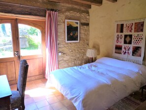 4 camere, ferro/asse da stiro, Wi-Fi gratuito, lenzuola