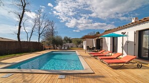 室外游泳池,恒温泳池