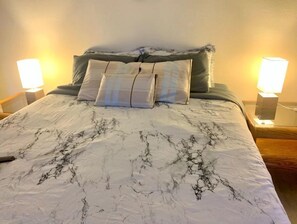 2 bedrooms, iron/ironing board, WiFi, bed sheets