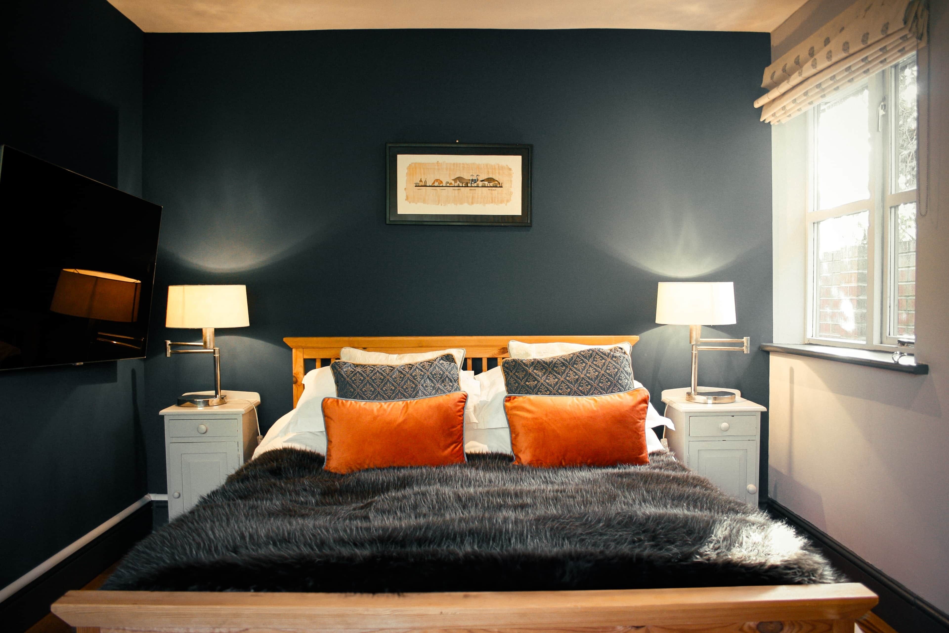 7 bedrooms, iron/ironing board, WiFi, bed sheets
