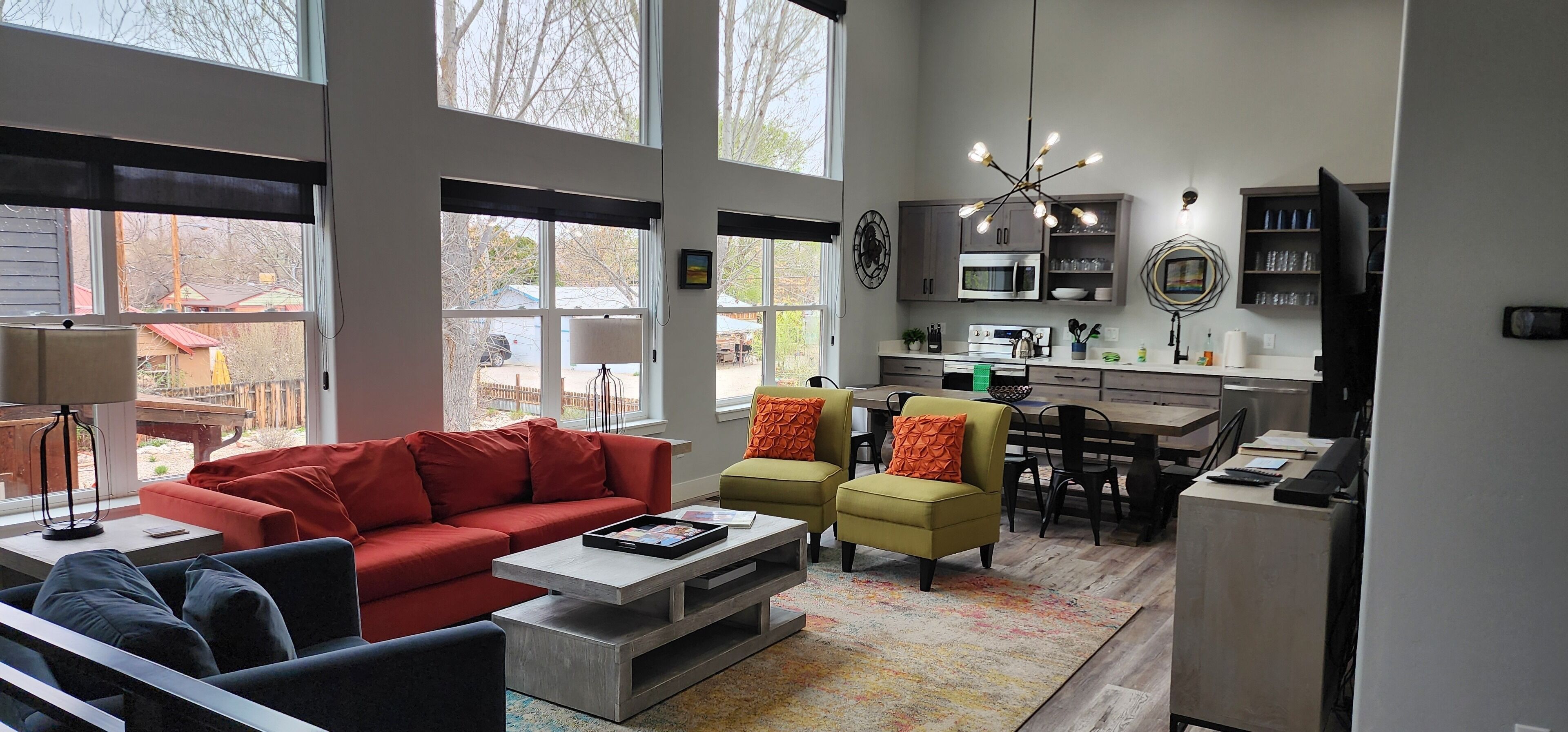 智能電視、乒乓球設施