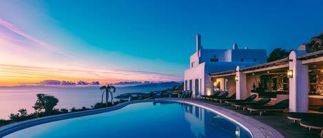 حمّام سباحة خارجي