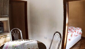 4 quartos, Wi-Fi de cortesia, roupa de cama