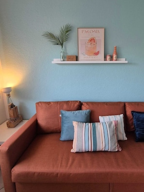 Smart TV - House "N° 11", newly renovated in early 2026, with garden near the beach for 5 people (Wangerland)