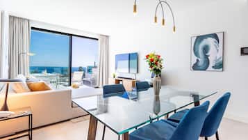 TV, video game console, Netflix, streaming services