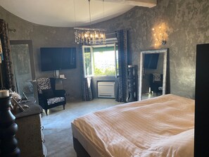 5 slaapkamers, een strijkplank/strijkijzer, gratis wifi, beddengoed