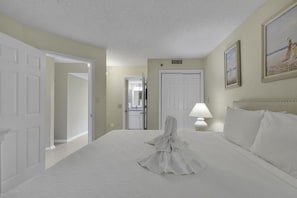 1 habitación, tabla de planchar con plancha y ropa de cama 