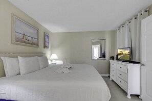 1 chambre, fer et planche à repasser, draps fournis